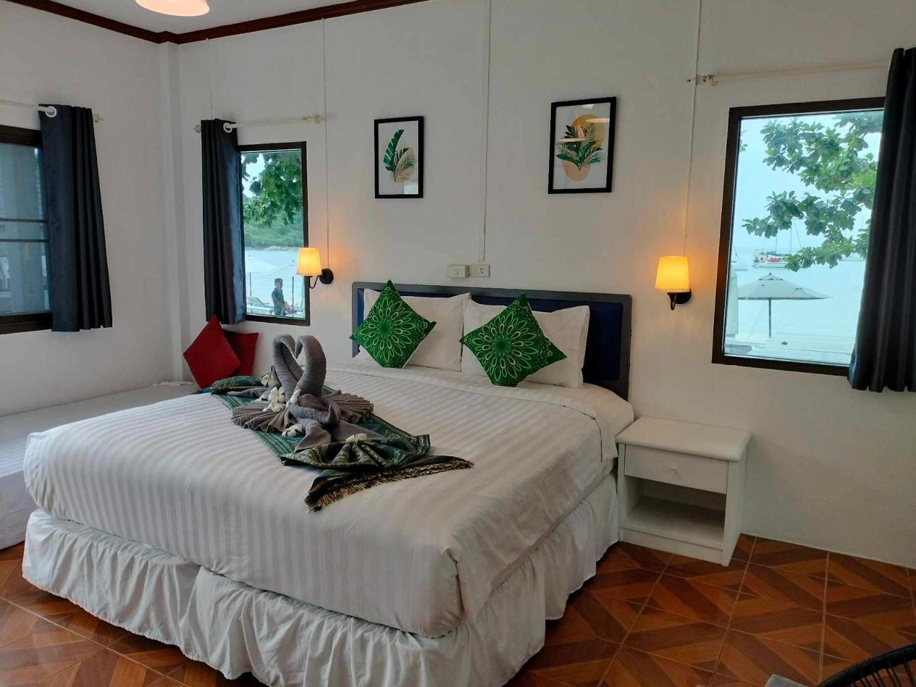 Bay Beach Resort Choeng Mon Exteriör bild